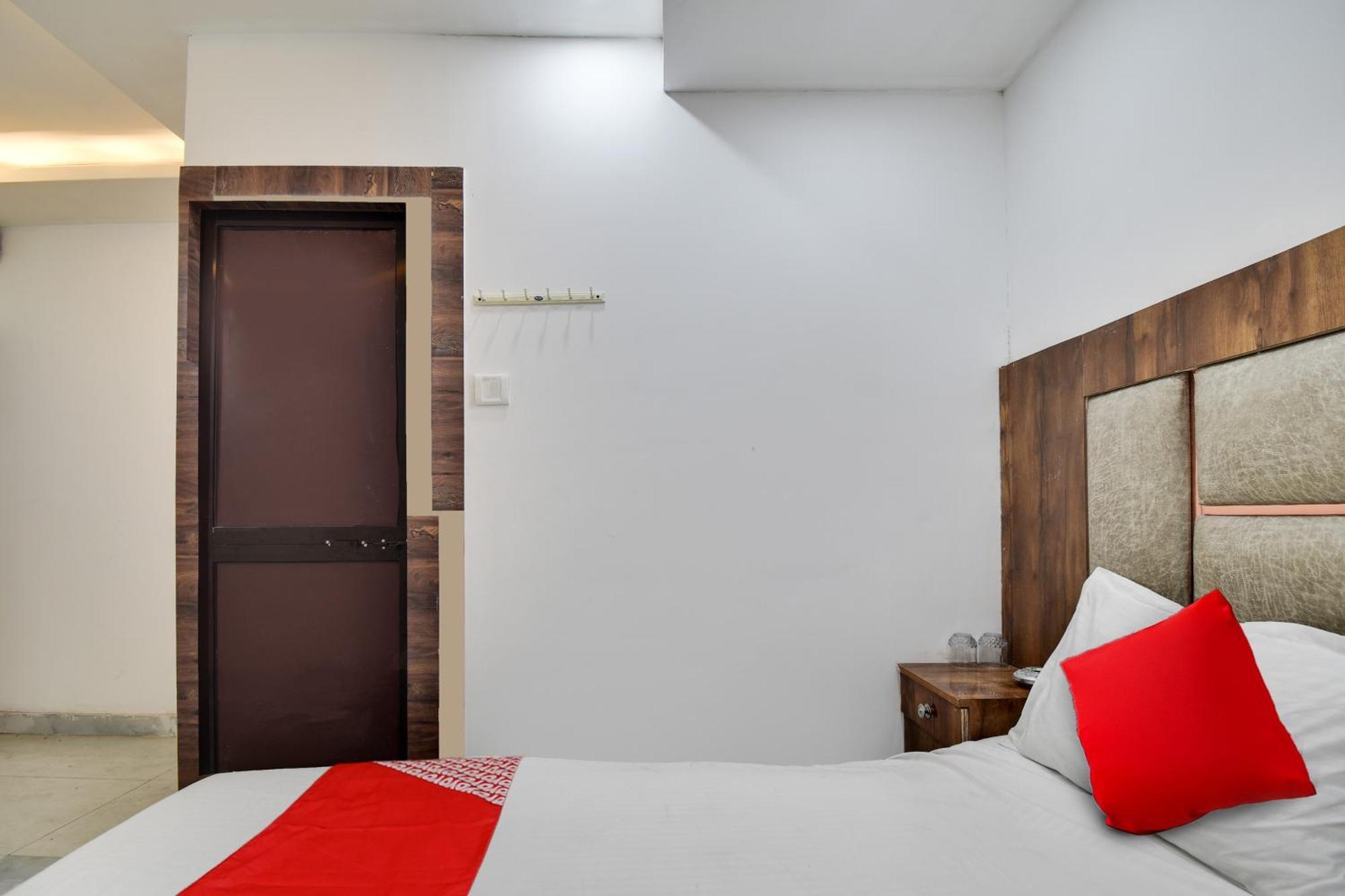 Hotel O Golden King Guest House ニューデリー エクステリア 写真